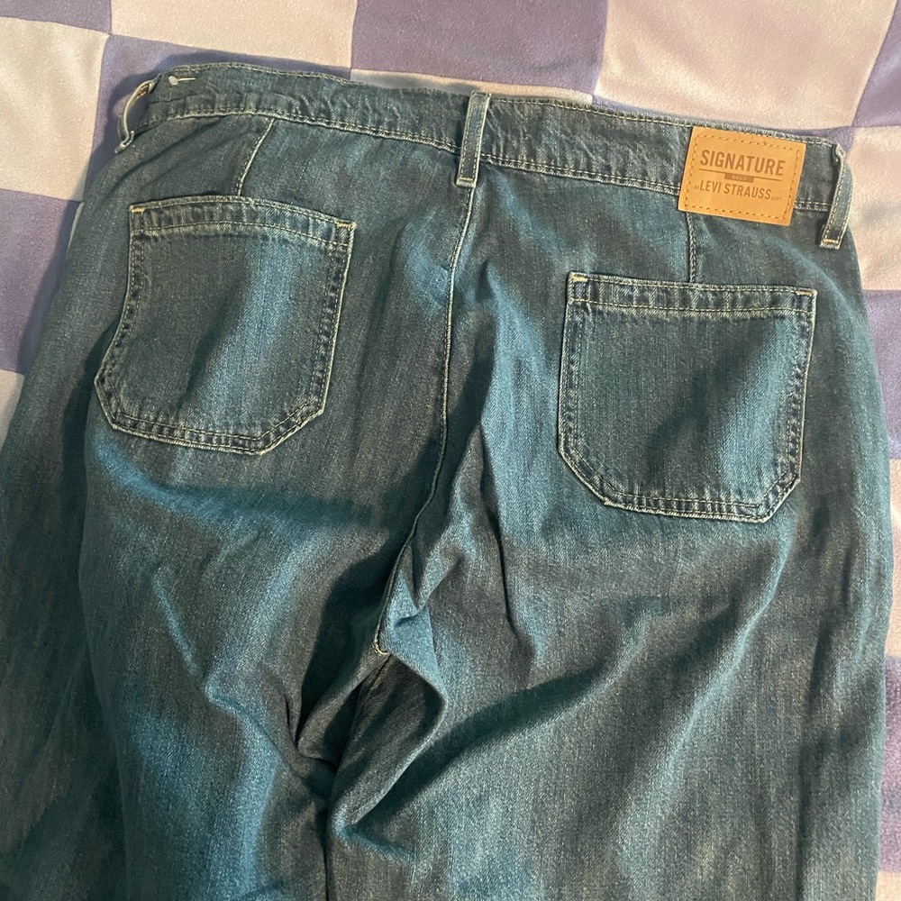 Levi's Relaxed Fit Women's Jeans - Classic Blue